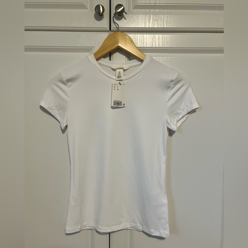 H&M White T-shirt Sz S - New with Tags